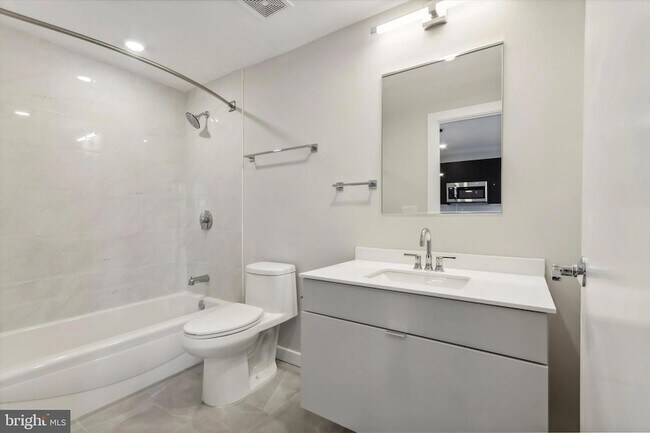 Foto del edificio - 3449 Scotts Ln