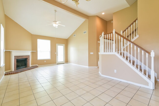 Foto del edificio - 20126 Rolling Hills Ln