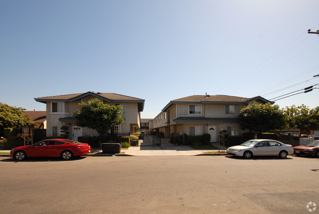 Building Photo - 1556 Stevens Ave