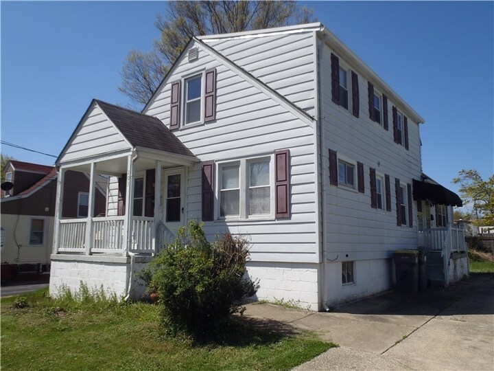 Primary Photo - 203 Brighton Ave