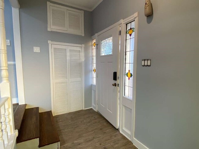 Building Photo - 204 E Houston St