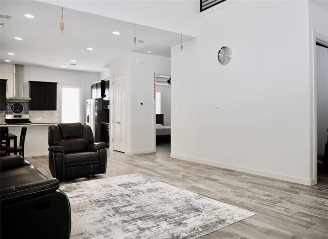 Foto del edificio - 1325 Westborough Ln