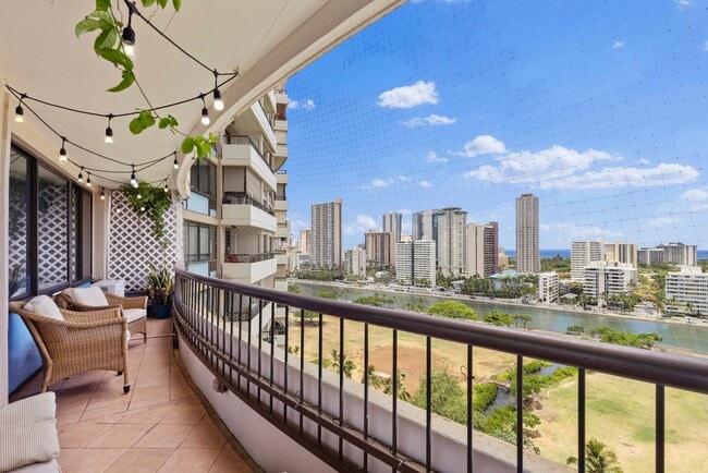 Building Photo - 2333 Kapiolani Blvd