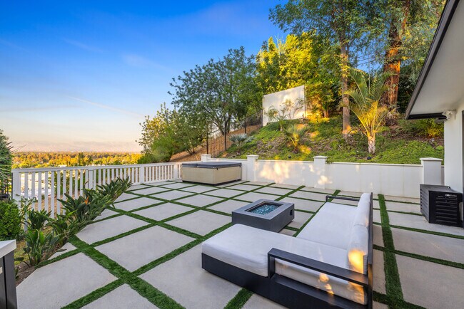Foto del edificio - 16725 Oak View Dr