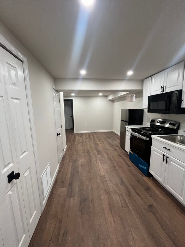 Foto del edificio - 688 Nicholson St NE