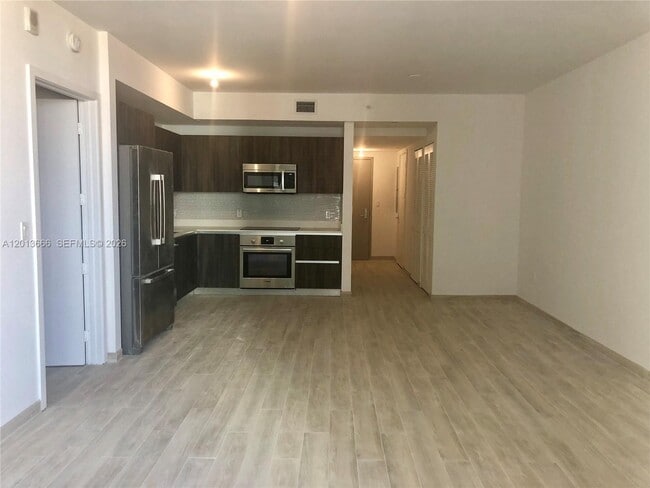 Foto del edificio - 488 NE 18th St