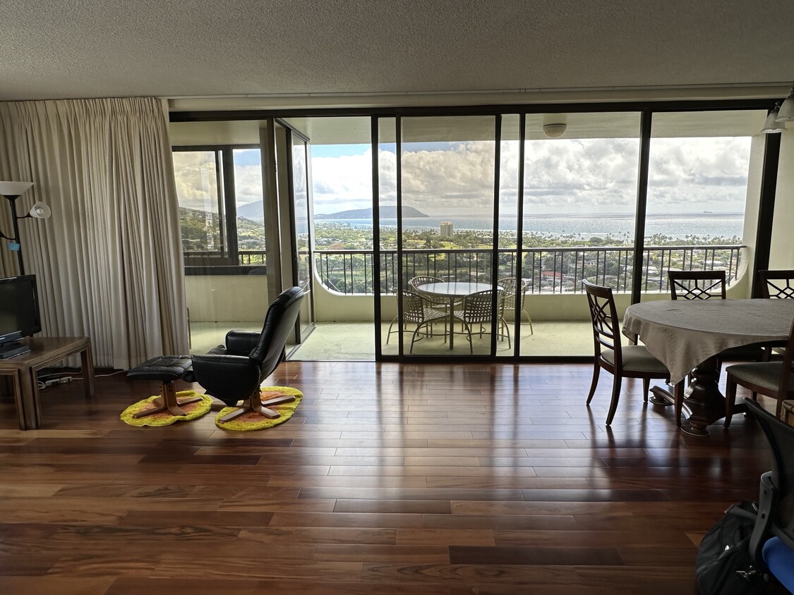 Living & Dining area - 4340 Pahoa Ave