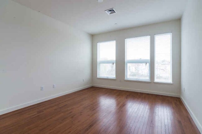 Building Photo - 22 Gerrish Ave