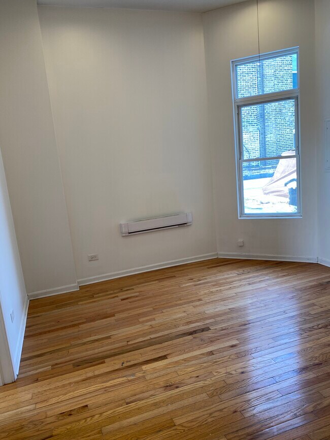 Sala de estar - 2712 W North Ave