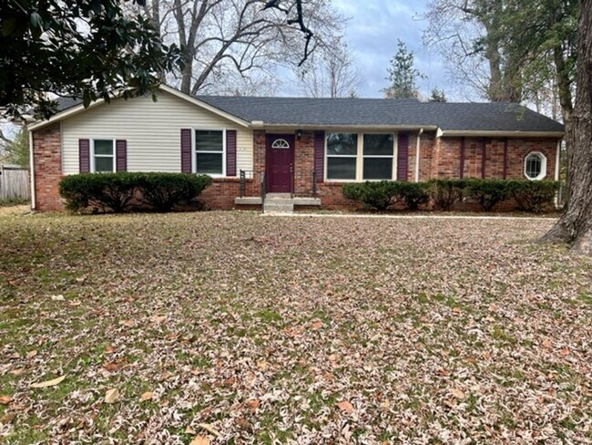 Foto del edificio - 3 br, 1.5 bath House - 1811 Greerson Dr.