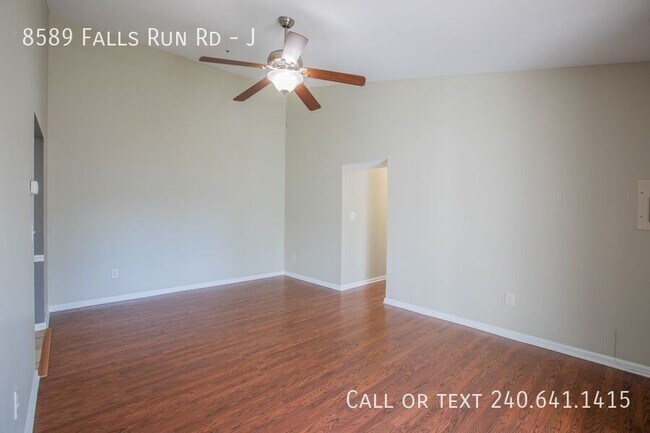 Foto del edificio - 8589 Falls Run Rd