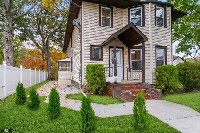 Foto del edificio - 30 Bergen Blvd