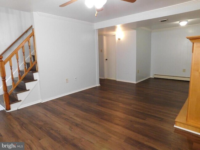 Building Photo - 13000 Kerrman Ct