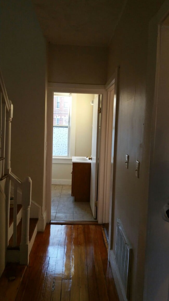 Building Photo - 17 Perrin St