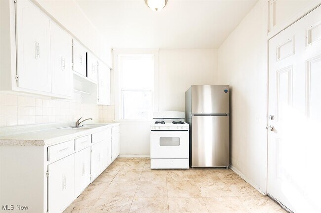 Foto del edificio - 3300 W 98th St