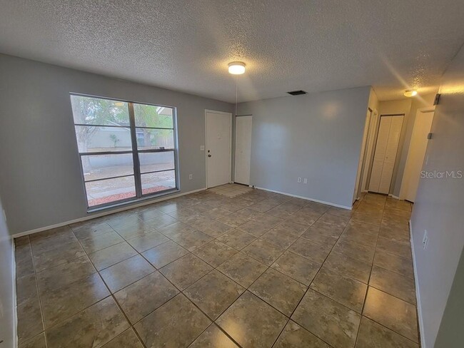 Foto del edificio - 6922 Westend Ave