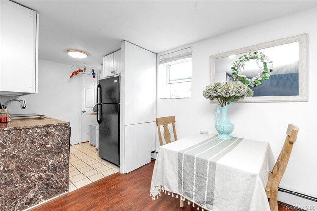 Foto del edificio - 475 W Broadway