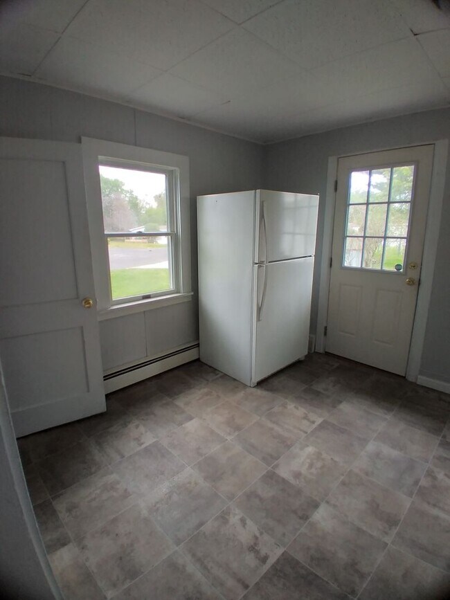 Foto del edificio - 1-Bedroom 1-Bathroom Apartment For Rent