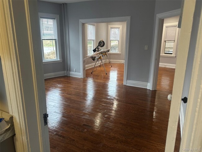 Building Photo - 400 Dyckman St