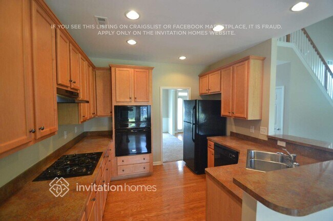 Building Photo - 9175 Waterford Ln