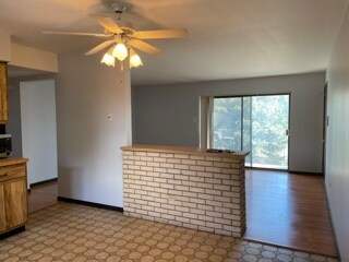 Foto del edificio - 6332 Pershing Rd