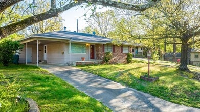 Building Photo - 9720 Brooks Ln