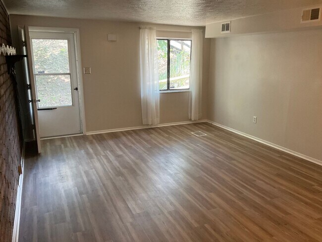 Foto del edificio - 3 Bed 2 Bath- Cannonsburg PA