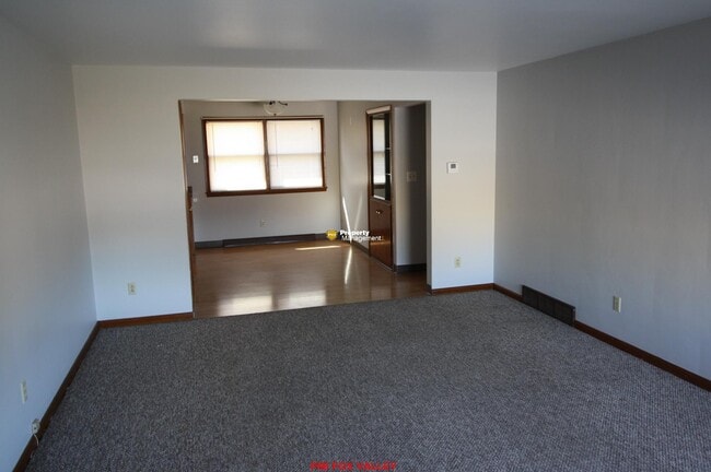 Foto del edificio - 1447 Division St