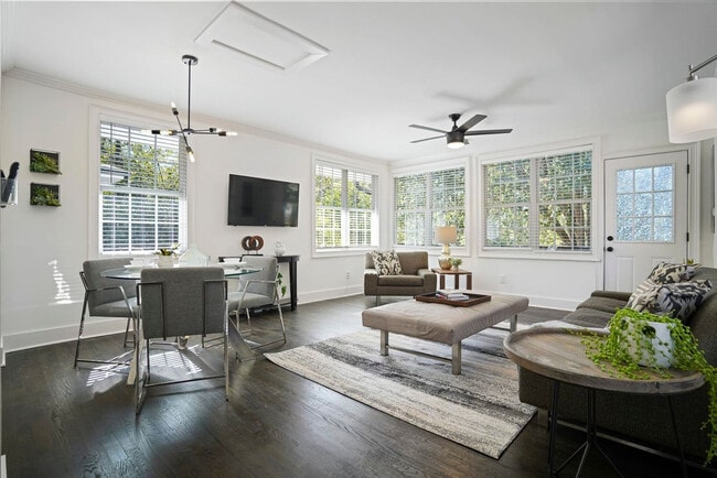 Foto del edificio - 975 Shadowridge Dr SE