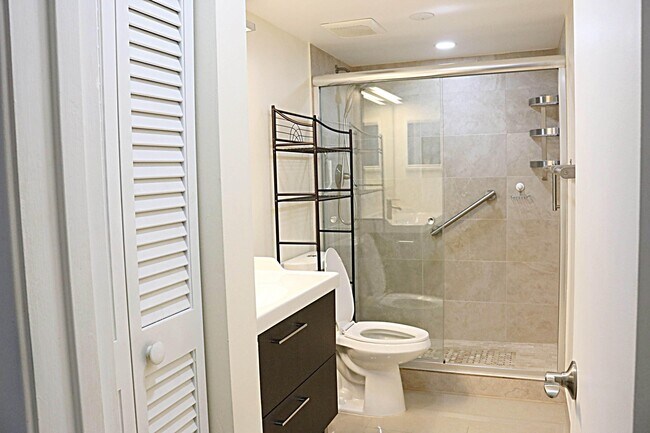 Foto del edificio - 230 NE 26th Ave