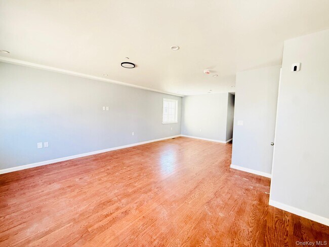 Foto del edificio - 139-20 Lakewood Ave