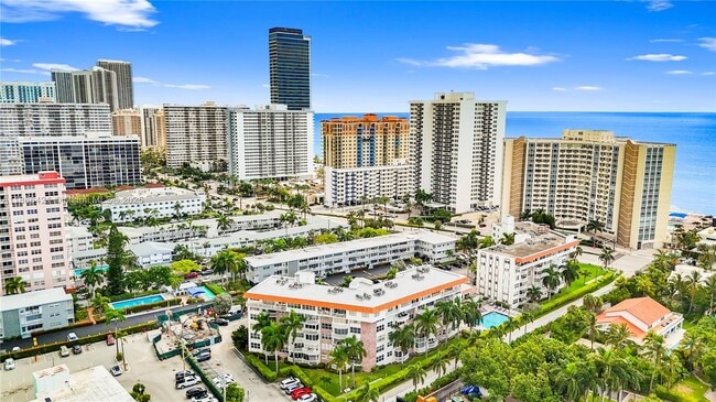 Building Photo - 3181 S Ocean Dr