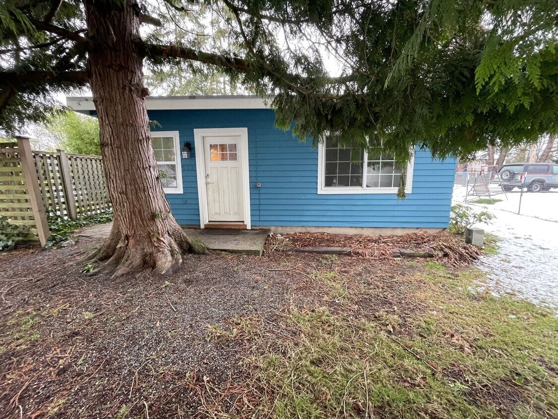 533 F St, Blaine, WA 98230 House Rental in Blaine, WA