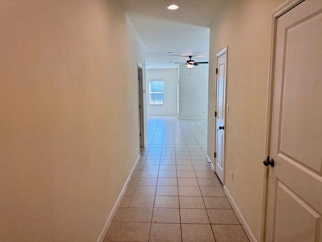 Foto del edificio - Gorgeous 4 bedroom in Blanco Vista