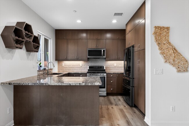 Foto del edificio - 1357 Sky Ridge Ct