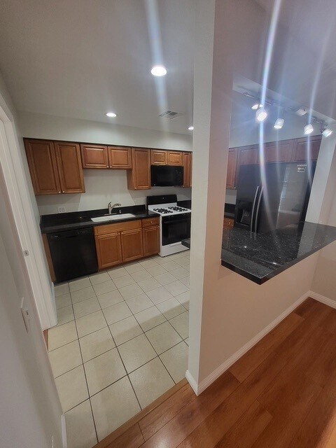 Foto del edificio - 3914 W Victory Blvd