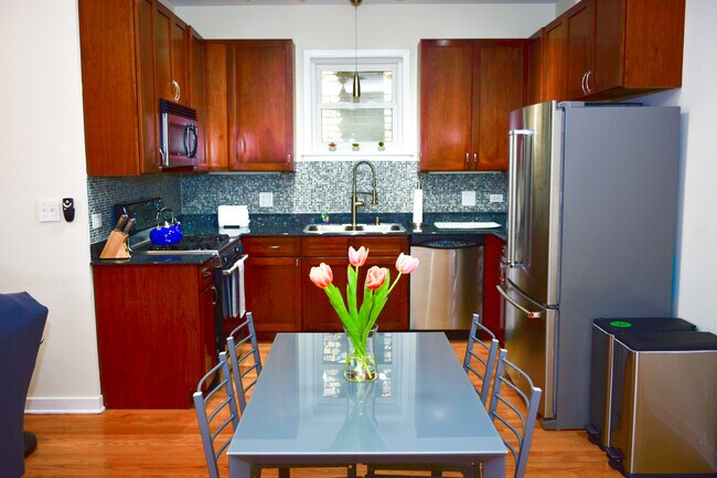 Foto del edificio - 1339 W Fillmore St