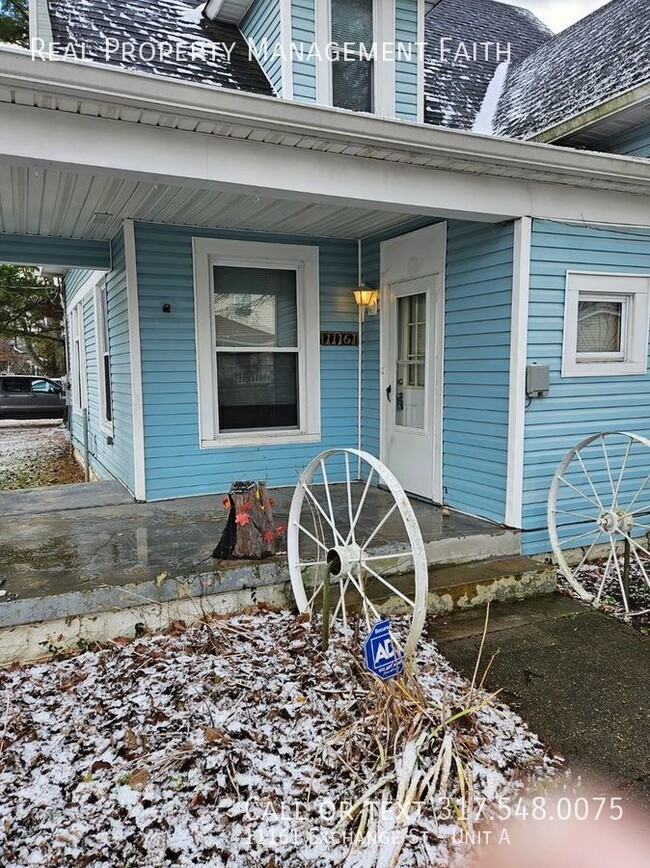 Building Photo - 2 Bedroom Duplex Franklin Township