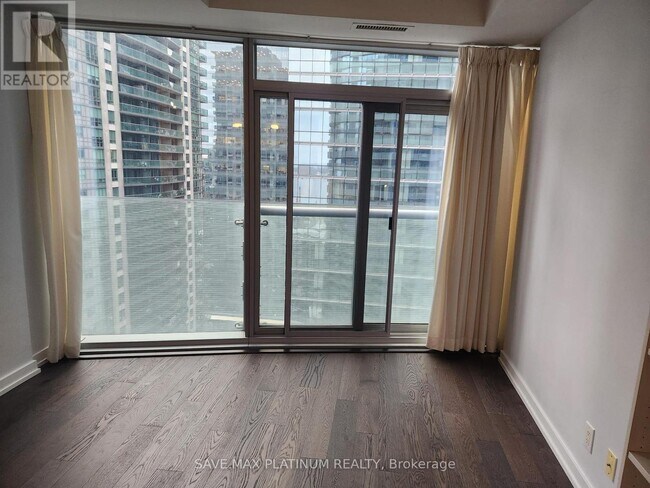 Photo du bâtiment - 12 York St