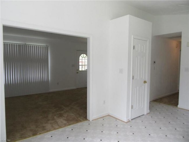 Building Photo - 3 bedroom in Suffolk VA 23434