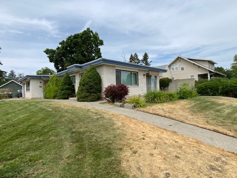 41174119 N Howard St, Spokane, WA 99205 Condo for Rent in Spokane