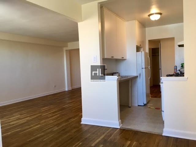 Building Photo - 2775 E 12th St