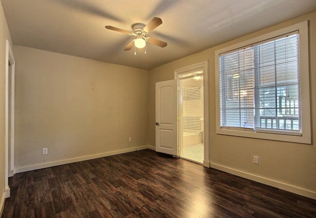 Building Photo - 214 E Gwinnett St