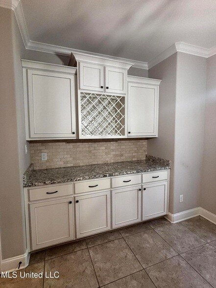 Foto del edificio - 3153 Fossil Hill Dr