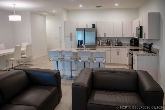 Foto del edificio - 108 NW 31st Ave