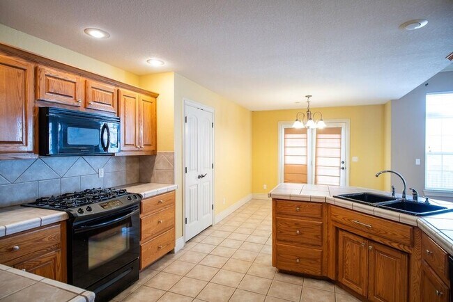 Foto del edificio - 599 Rocky Crossing