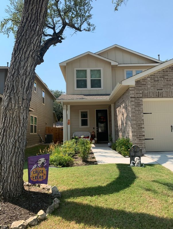 Foto principal - 10410 Bramble Berry Dr
