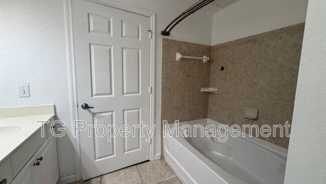 Foto del edificio - 8539 Gate Pkwy W