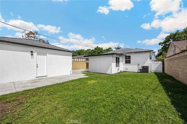 Building Photo - 6112 Freckles Rd