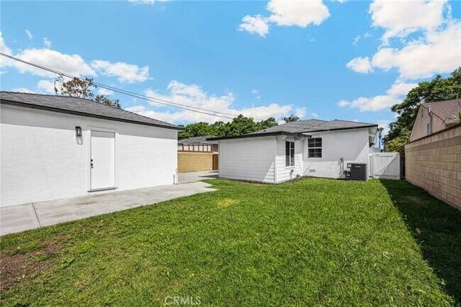 Foto del edificio - 6112 Freckles Rd